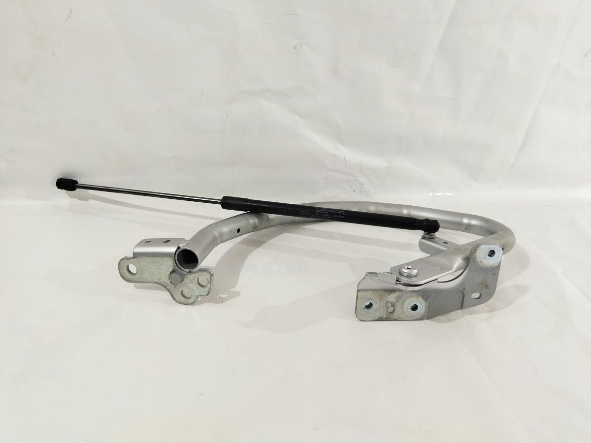 S60 Петля крышки багажника левая Volvo S60 2011-2018 31349171 Volvo S60 3