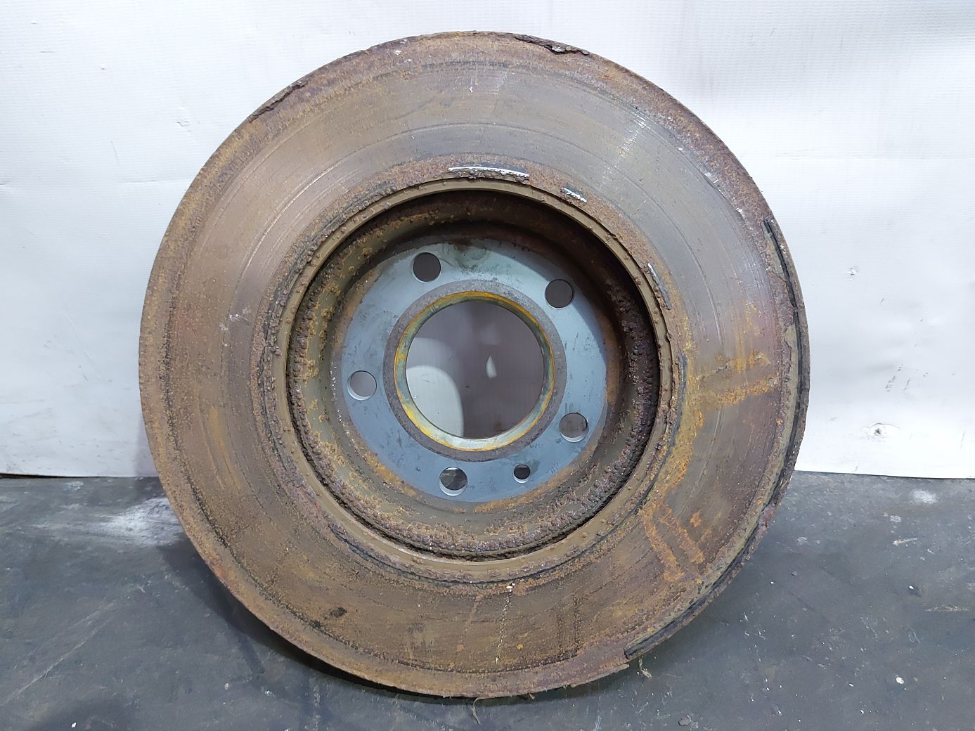 Malibu Диск гальмівний передній лівий/правий Chevrolet Malibu 2016-2021 13537160 Chevrolet Malibu 3