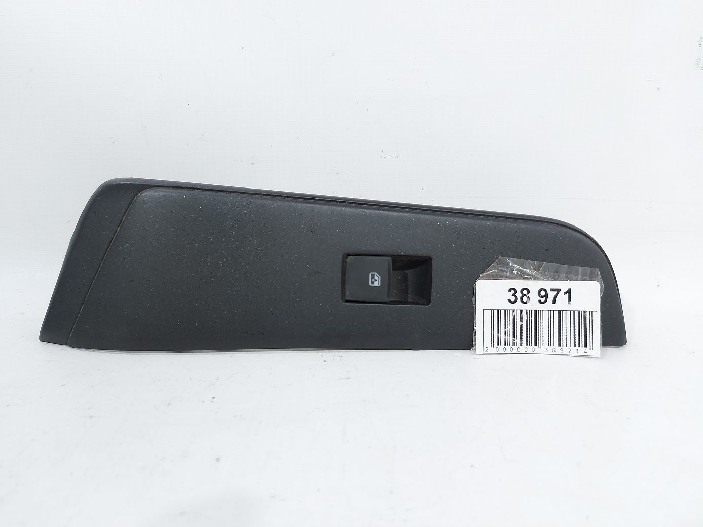 Camry. Кнопка склопідйомника двері задньої правої Toyota Camry 2015-2017 7427106480 Toyota Camry