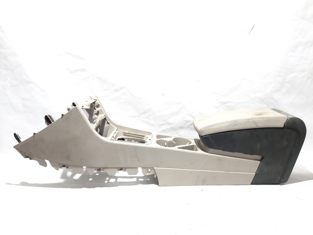 Passat cc. Центральна консоль із підлокітником Volkswagen Passat CC 2011-2017 3AB8632431QB Volkswagen Passat CC