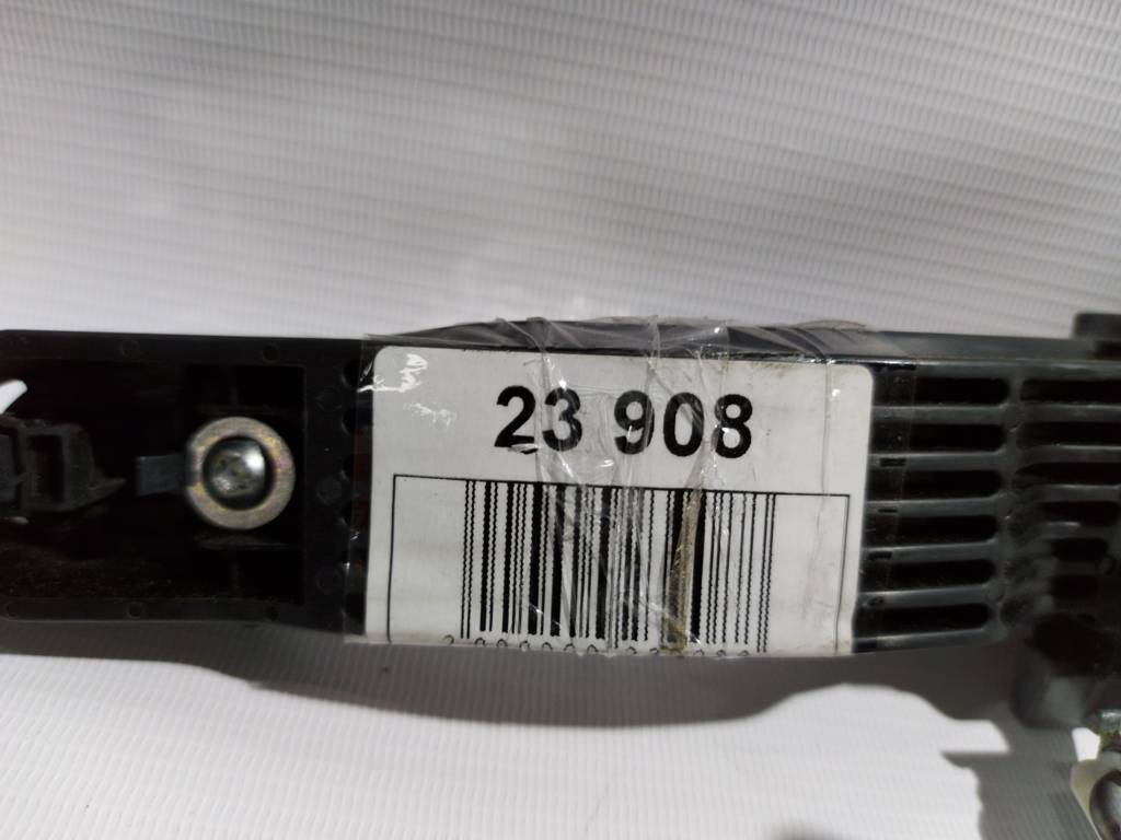 3. Ручка дверей задньої лівої зовнішня Mazda 3 2014-2018 KD535841XE27 Mazda 3 3. Ручка дверей задньої лівої зовнішня Mazda 3 2014-2018 KD535841XE27 Mazda 3
