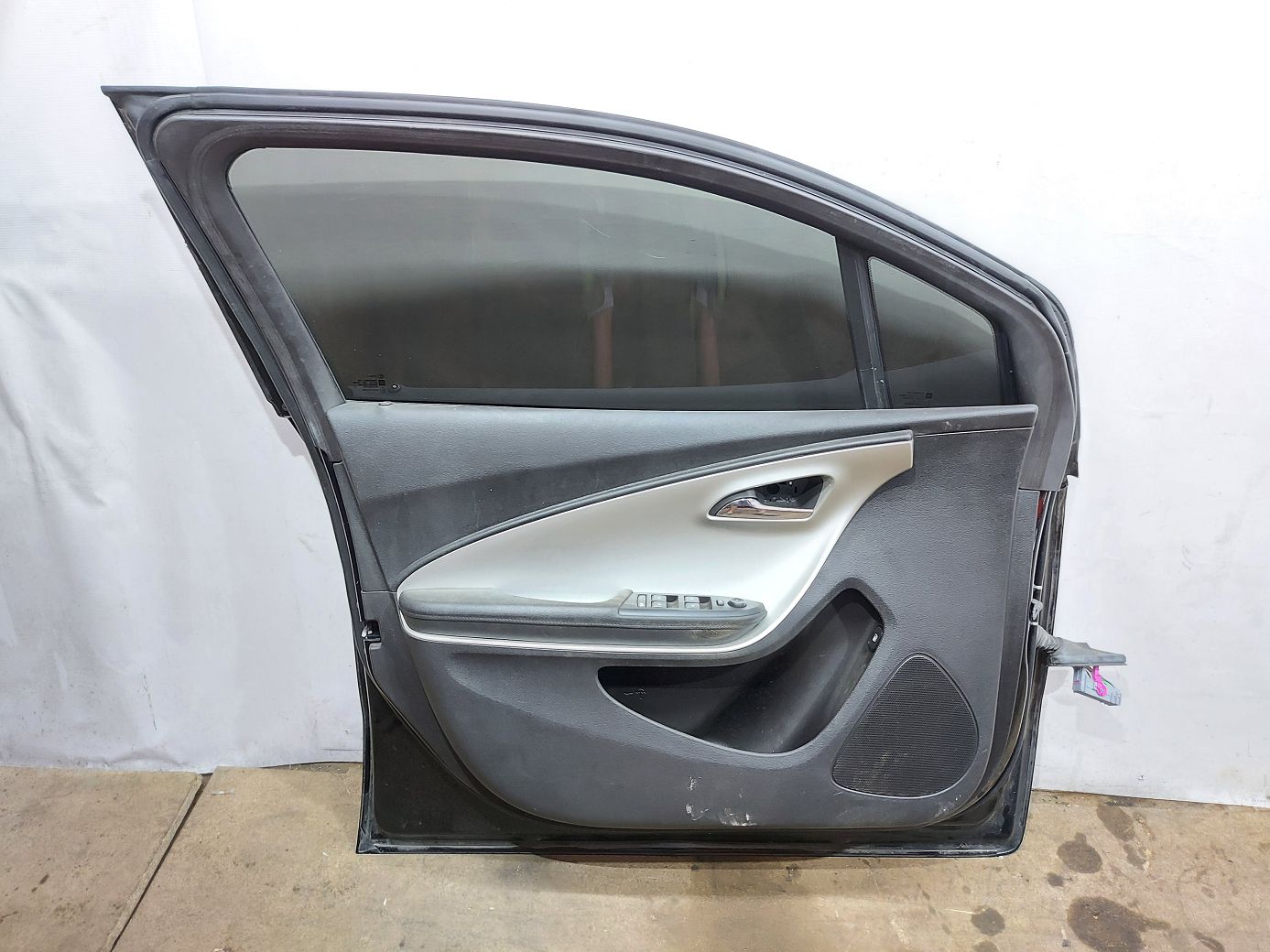 Volt Дверь передняя левая Chevrolet Volt 2011-2015 22885533 Chevrolet Volt 11