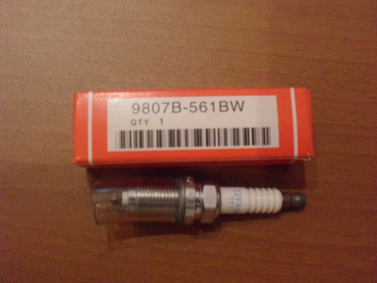 Вольфрамовые. Свічка запалювання HONDA 9807B561BW Вольфрамовые. Свічка запалювання HONDA 9807B561BW