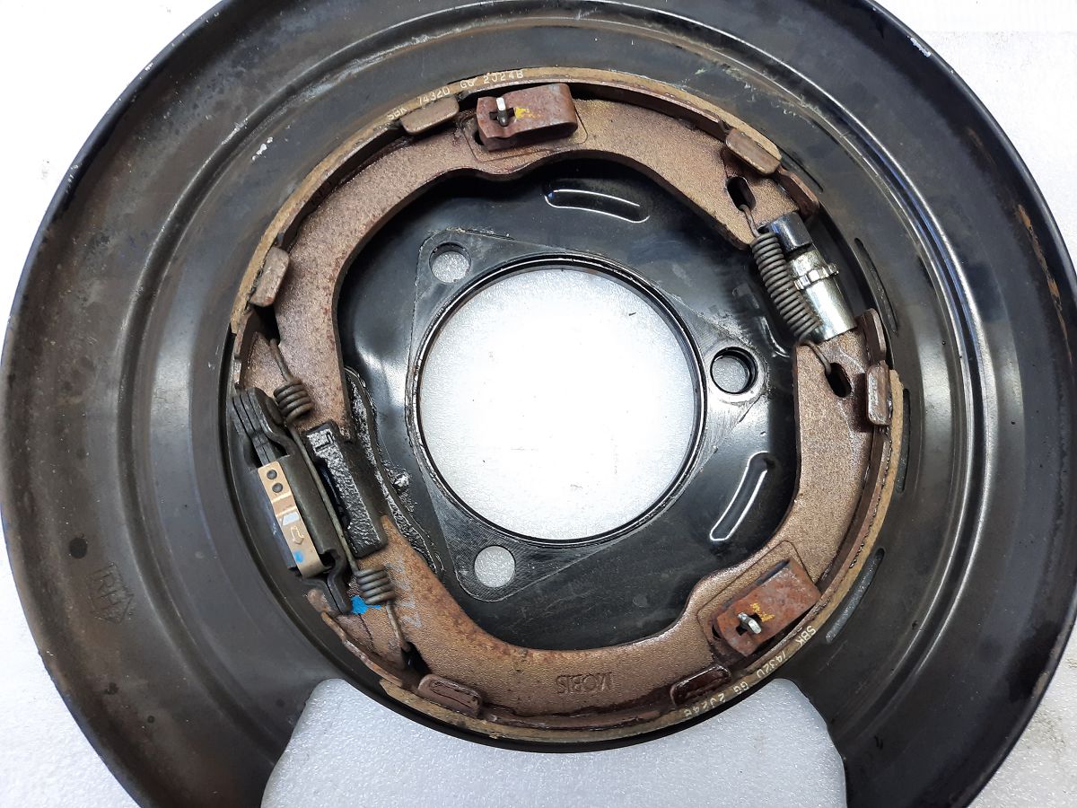 Ats Пильовик гальмівного диска переднього правого Cadillac ATS 2013-2019 23316747 Cadillac ATS 3 Ats Пильовик гальмівного диска переднього правого Cadillac ATS 2013-2019 23316747 Cadillac ATS 3