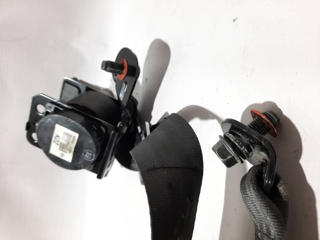 Veloster Ремінь безпеки задній правий Hyundai Veloster 2012-2017 89820-2V500-RY Hyundai Veloster 4