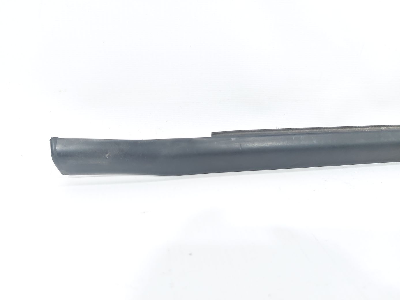 Focus Ущільнювальна гумка скла двері передньої правої зовнішня Ford Focus 2012-2018 BM5Z5821452A Ford Focus 3