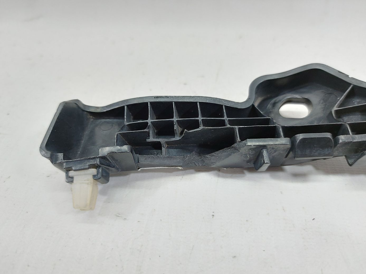 Sorento Кріплення переднього крила ліве Kia Sorento 2011-2015 663172P000 Kia Sorento 4