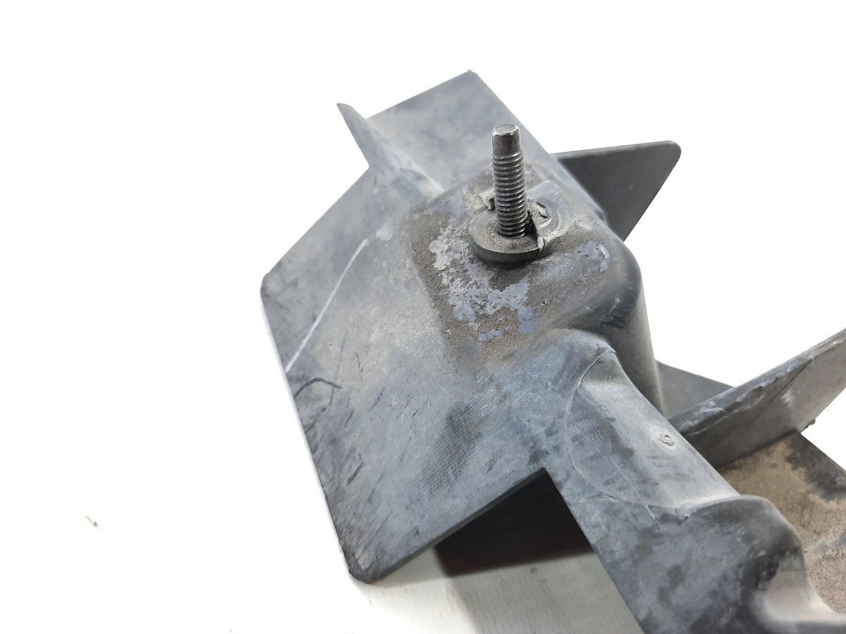 200 limited Кріплення заднього бампера центральне Chrysler 200 Limited 2015-2017 68103915AC Chrysler 200 Limited 10