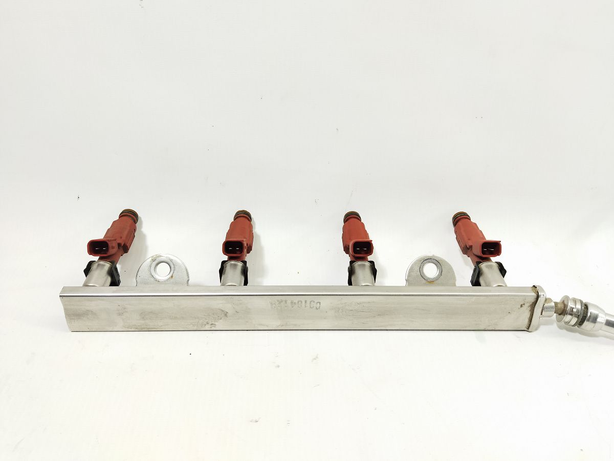 Forte Паливна рейка з форсунками Kia Forte 2014-2018 353402E001 Kia Forte 4