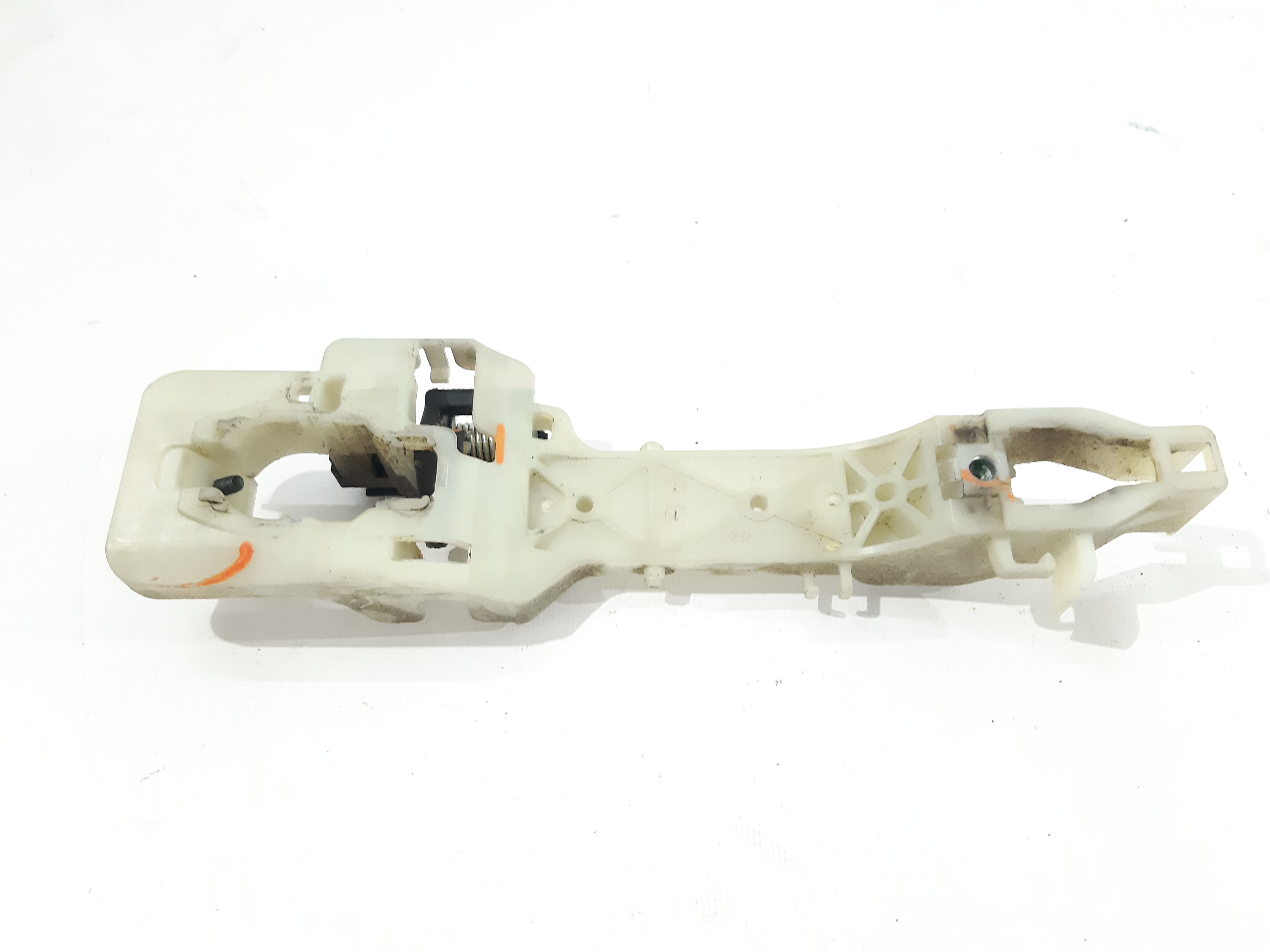 Sonata Кронштейн внешней ручки двери передней левой Hyundai Sonata 2011-2014 826553S000 Hyundai Sonata 6