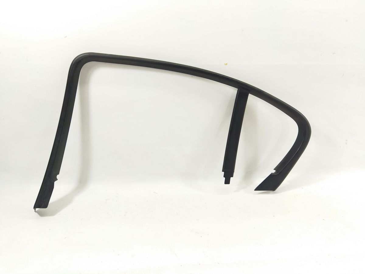 328i xdrive. Накладка арки дверей задньої правої BMW 328i xDrive 2009-2011 51347060222 BMW 328i xDrive