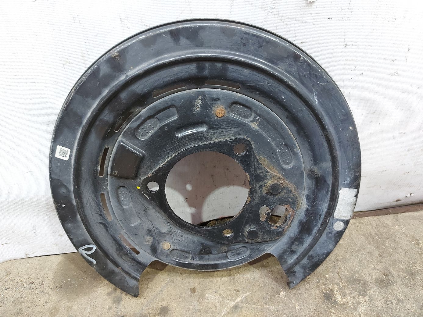 Ats Пильовик гальмівного диска переднього правого Cadillac ATS 2013-2019 23316747 Cadillac ATS 8