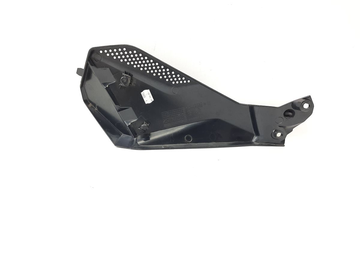 R 1200 Накладка бензобака ззаду права BMW R 1200 2014 46638528676 BMW R 1200 4