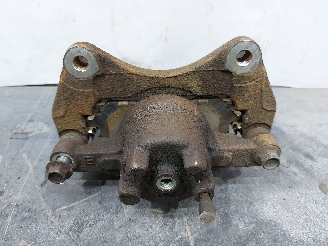 Compass Супорт гальмівний передній лівий Jeep Compass 2007-2017 519239AA Jeep Compass 2