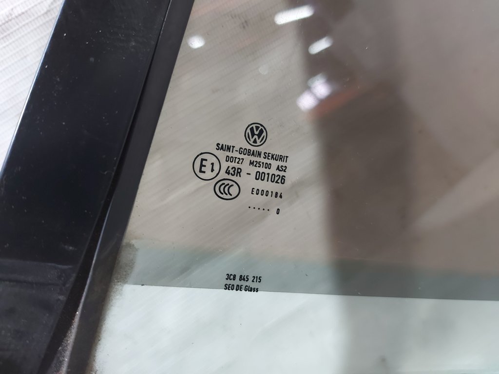 Passat cc Форточка двери задней левой Volkswagen Passat CC 2009-2017 3C8839613H Volkswagen Passat CC 12