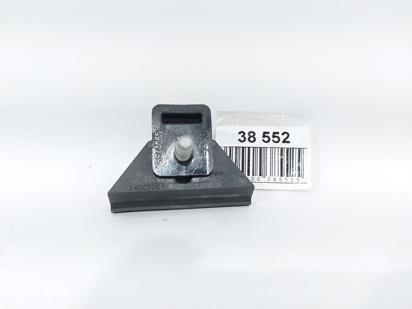 Malibu Кріплення АКБ Chevrolet Malibu 2018 84109393 Chevrolet Malibu 5