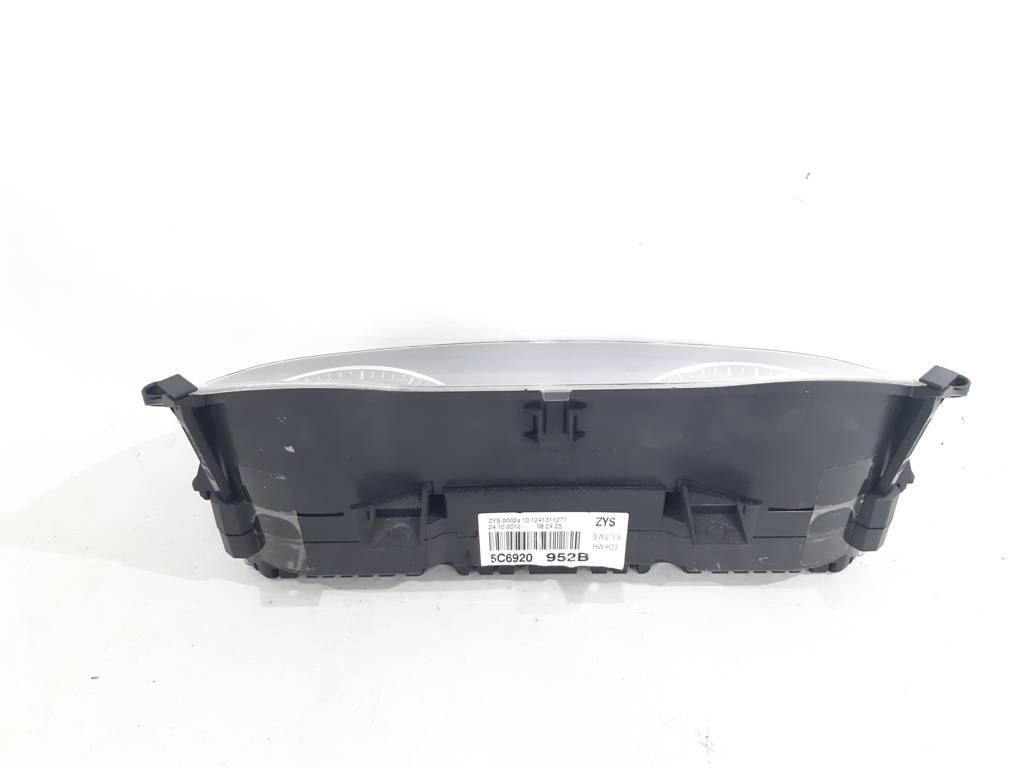 Jetta wagon Панель приладів Volkswagen Jetta wagon 2012-2013 5C6920952B Volkswagen Jetta 2