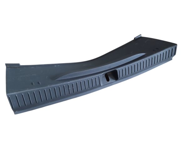 Bolt Накладка отвору багажника Chevrolet Bolt EV 2017-2021 94556642 Chevrolet Bolt EV 4 Bolt Накладка отвору багажника Chevrolet Bolt EV 2017-2021 94556642 Chevrolet Bolt EV 4