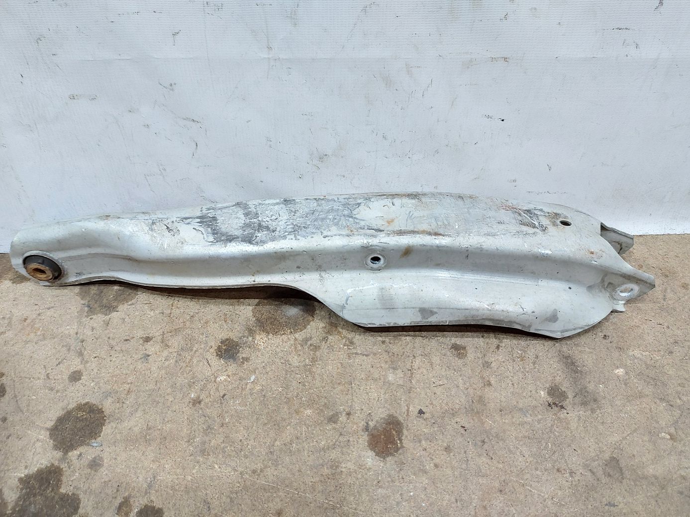 200 limited Важіль задній нижній під пружину лівий/правий Chrysler 200 Limited 2015-2017 68200065AC Chrysler 200 Limited 38