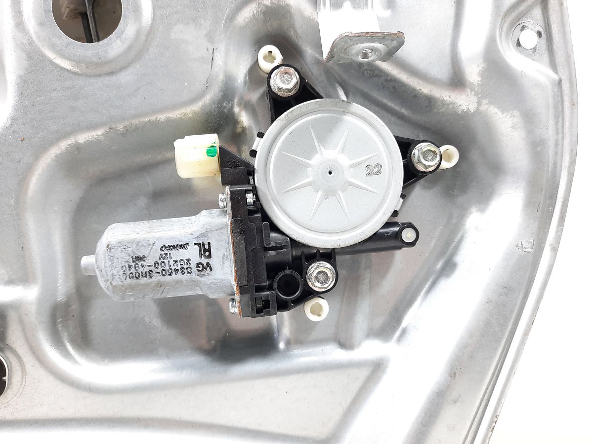 Cadenza Стеклоподъемник двери задней левой Kia CADENZA 2014-2016 834013R000 Kia CADENZA 3