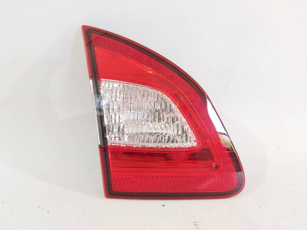 Fiesta sedan Ліхтар кришки багажника лівий Ford Fiesta sedan 2011-2013 BE8Z15501A Ford Fiesta sedan 15