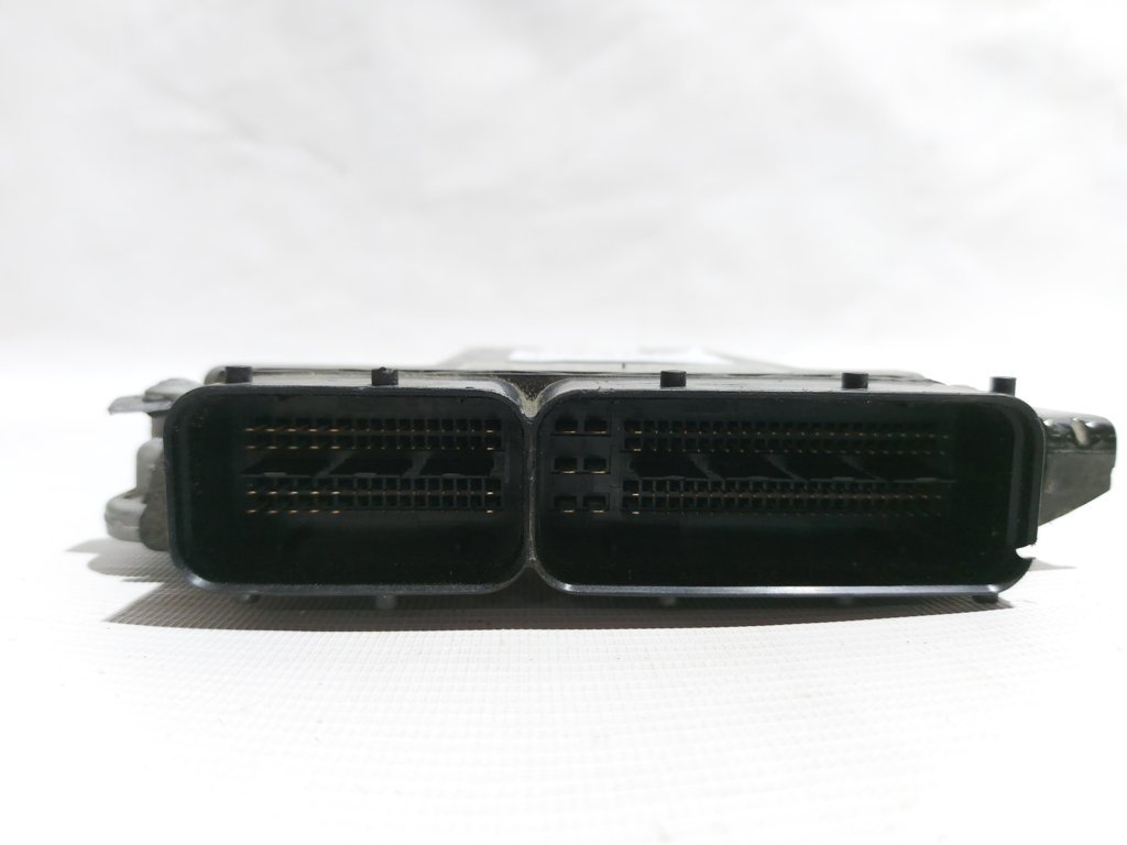 Passat s Блок ECU Volkswagen Passat S 2012 03H906023E Volkswagen Passat S 3