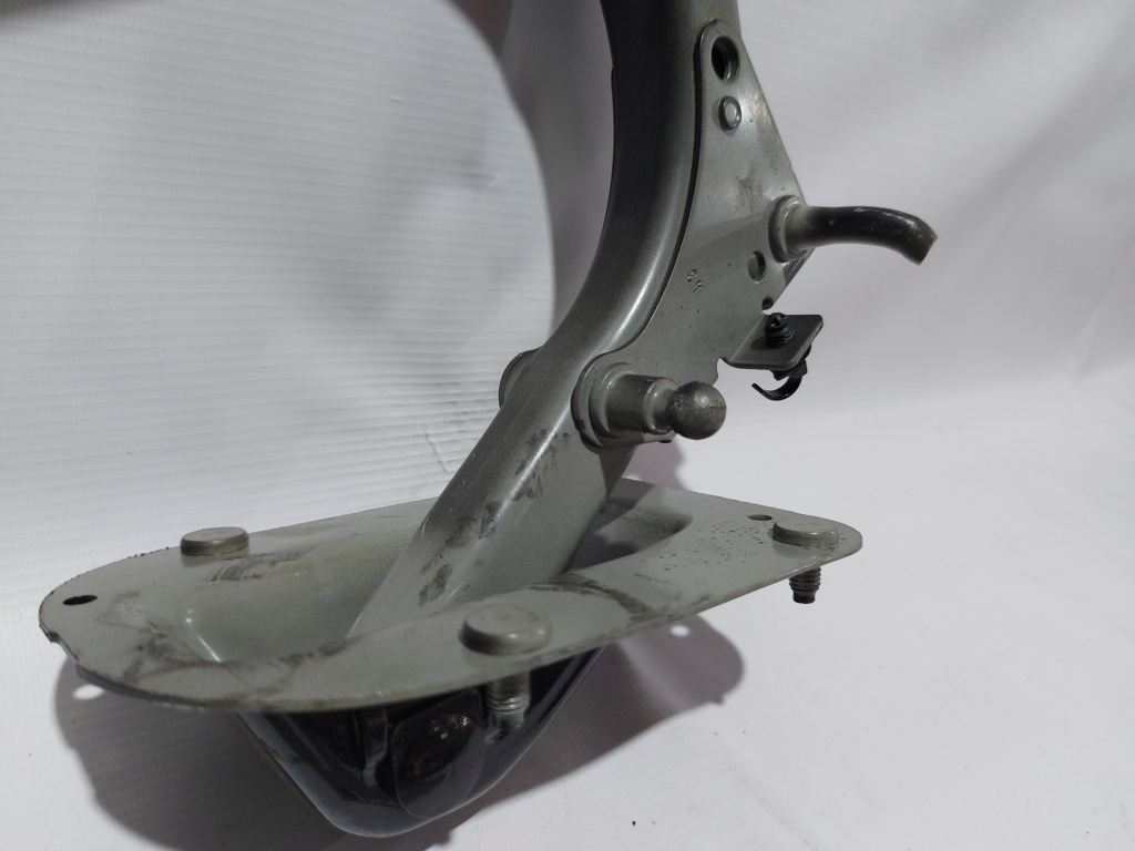 5 series Петля кришки багажника ліва BMW 5 series 2011-2016 41627204237 BMW 5 series 8