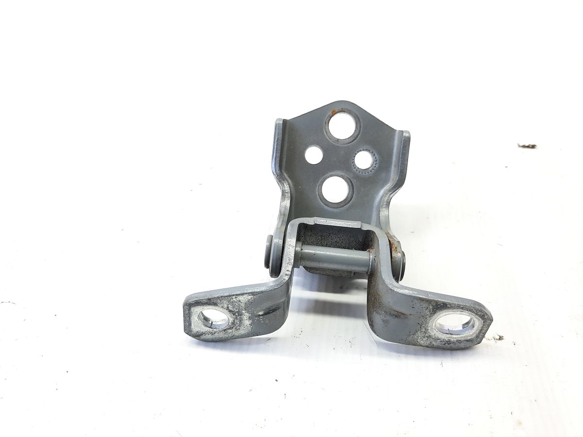 5 Петля двери передней правой верхняя Mazda 5 2006-2012 C23558210C Mazda 5 4