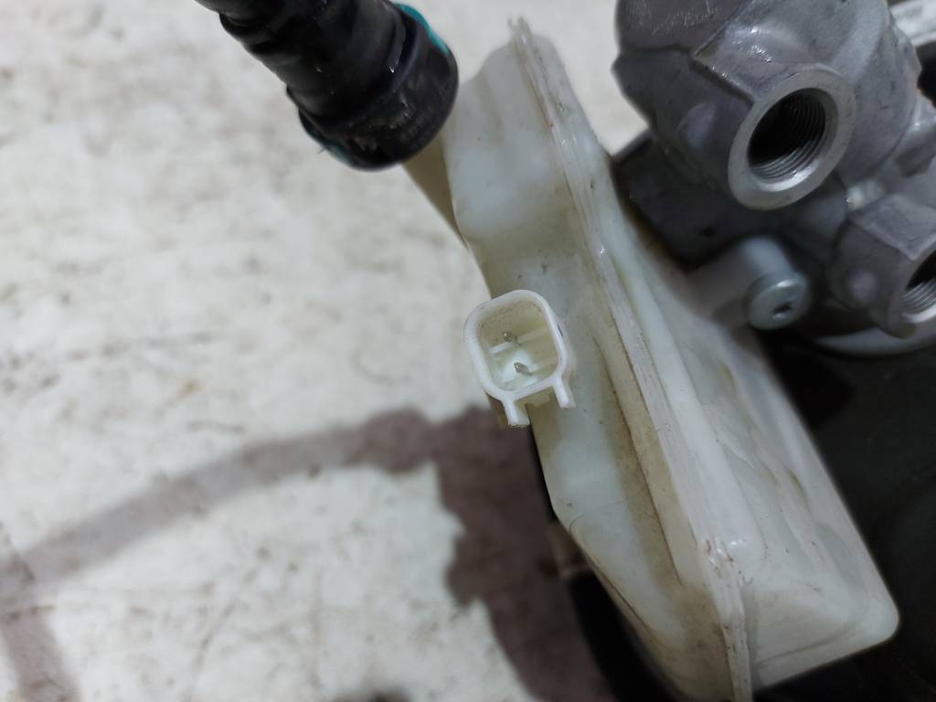 Escape Главный тормозной цилиндр Ford Escape 2013-2019 CV6Z2005E Ford Escape 4