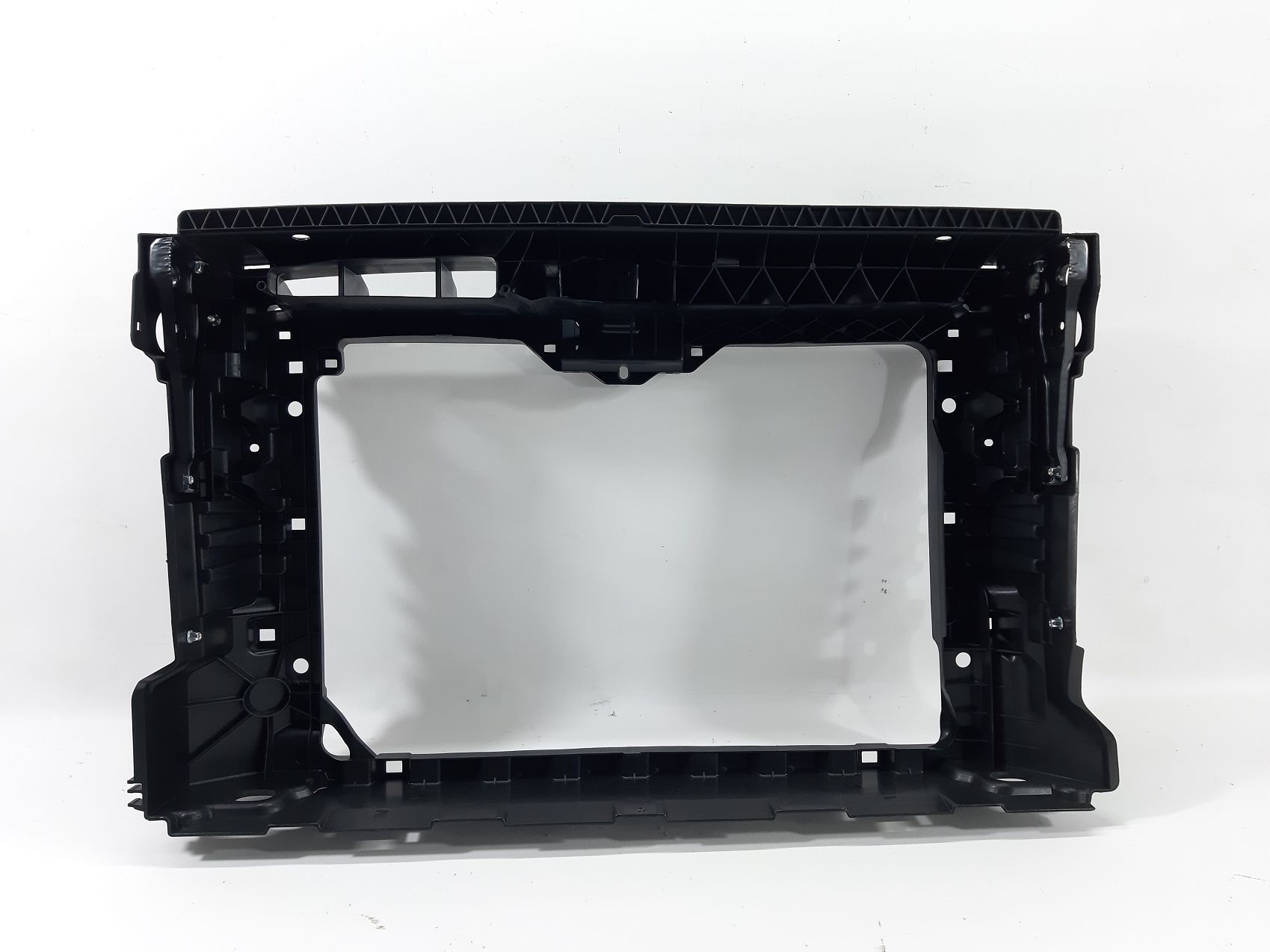 Панелі решітки радіатора Панель радіатора Volkswagen В8 2016-2019 561-805-588-B-9B9 Volkswagen B8 4