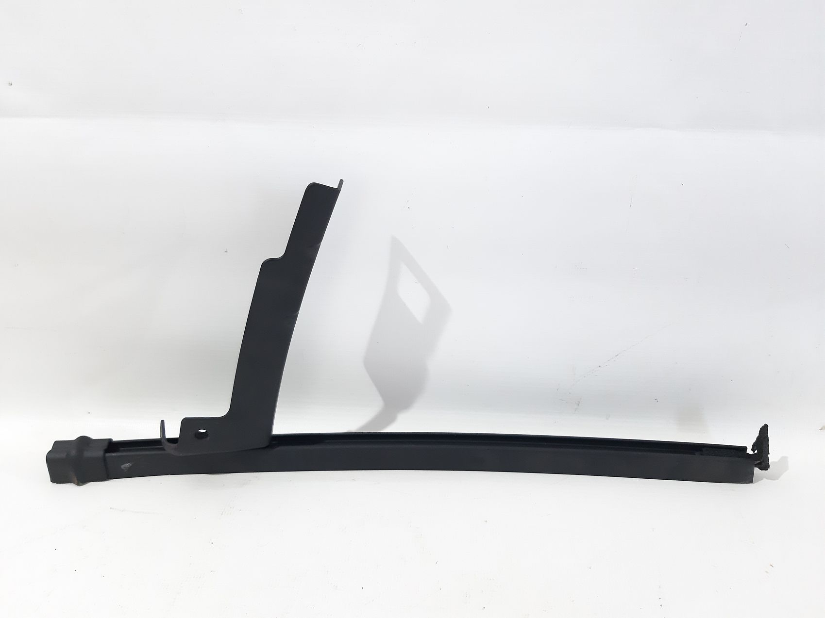 Elantra Напрямна скло дверей задньої лівої Hyundai Elantra 2017-2020 83510F2000 Hyundai Elantra 2