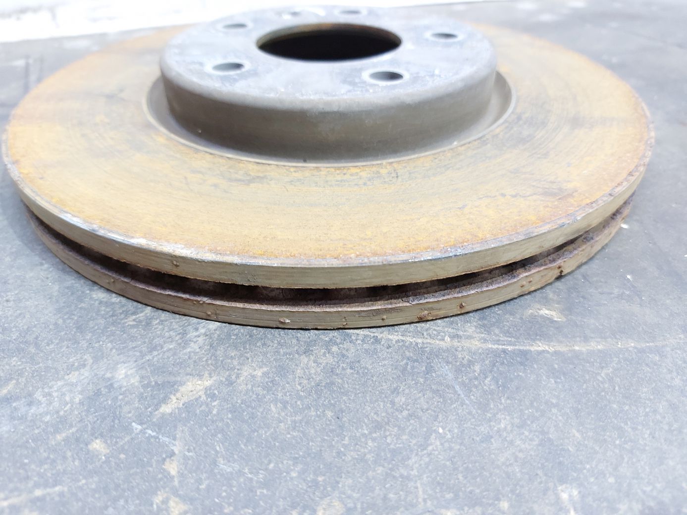 Malibu Диск гальмівний передній лівий/правий Chevrolet Malibu 2016-2021 13537160 Chevrolet Malibu 2