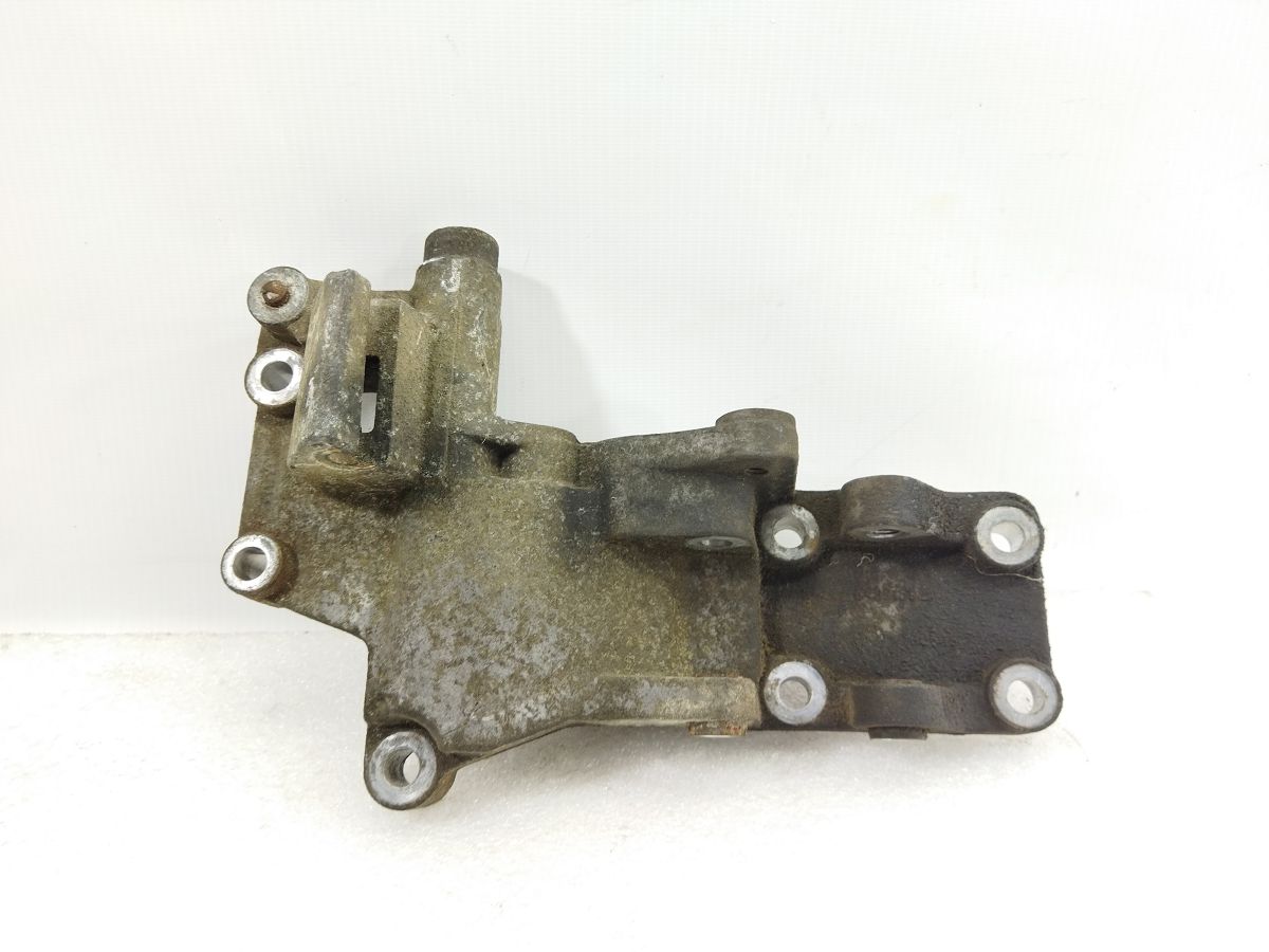 Patriot. Кронштейн генератора Jeep Patriot 2011-2017 04891592AA Jeep Patriot