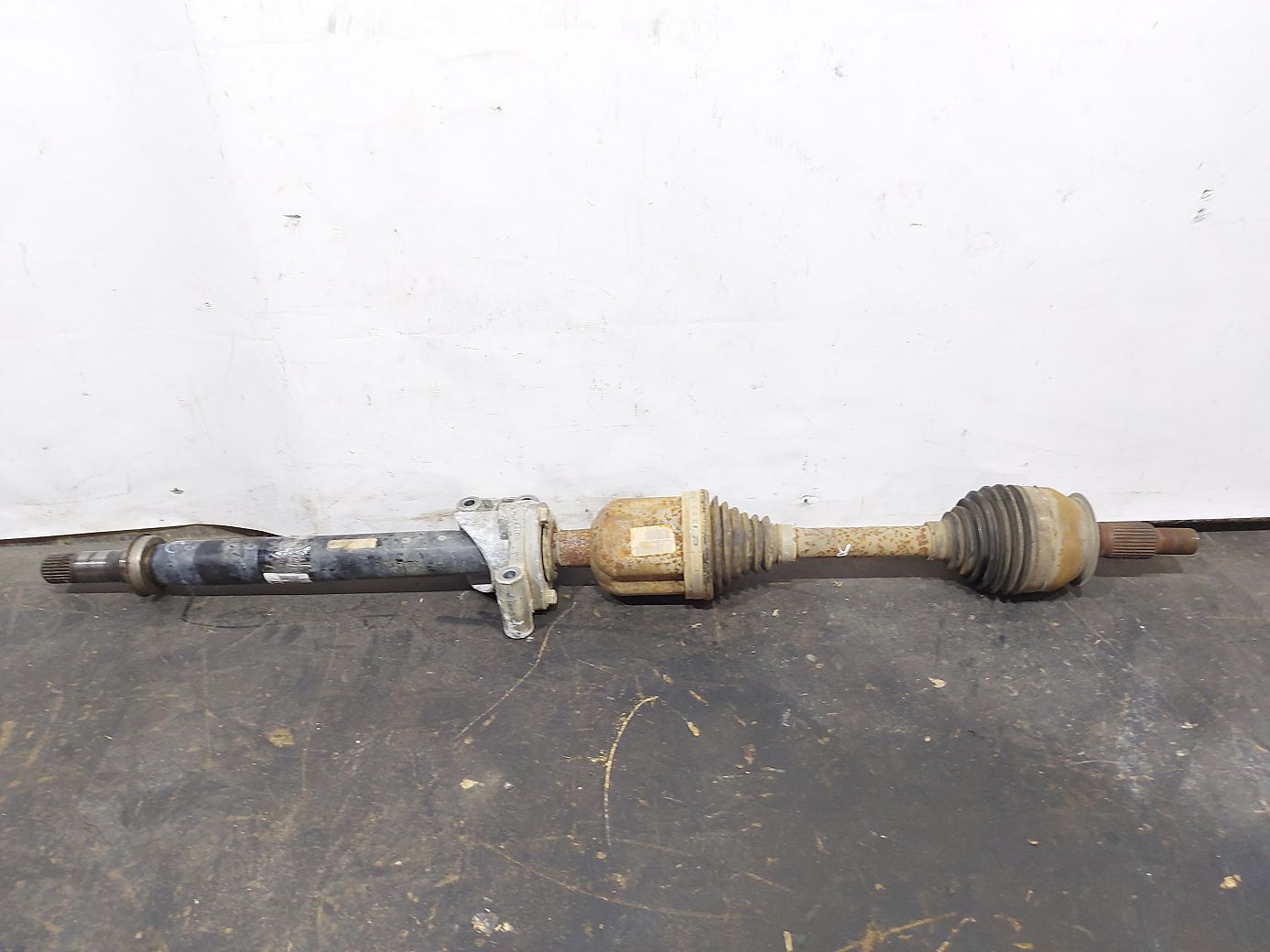 Regal. Піввісь передня права Buick Regal 2011-2017 84628596 Buick Regal