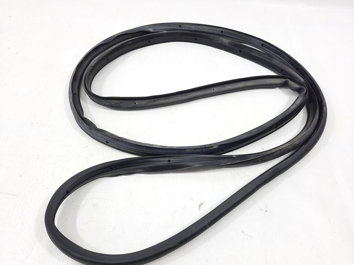 Cruze Ущільнювальна гумка дверей задньої лівої Chevrolet Cruze 2016-2019 84220315 Chevrolet Cruze 3