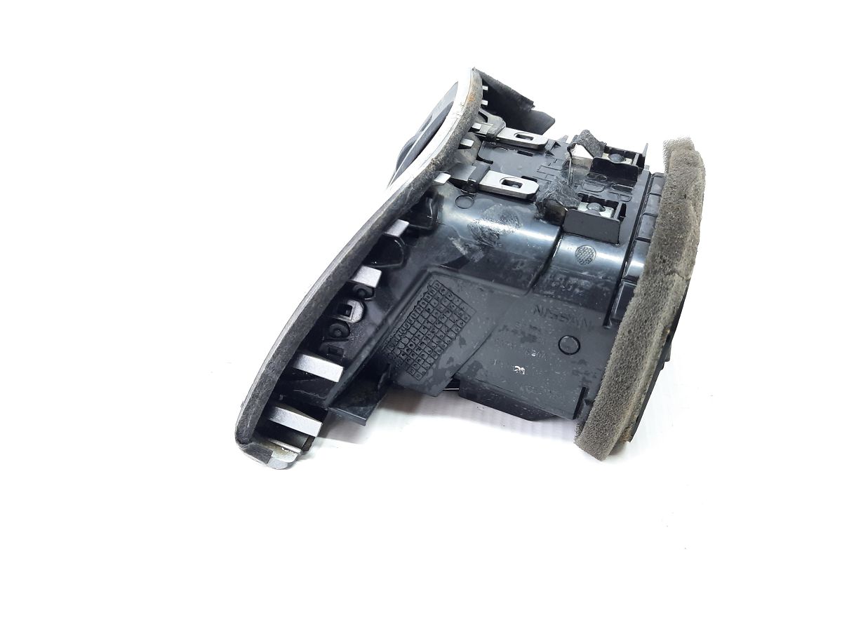 Sentra Решітка повітроводу торпеди ліва Nissan Sentra 2016-2019 687613YU0A Nissan Sentra 4