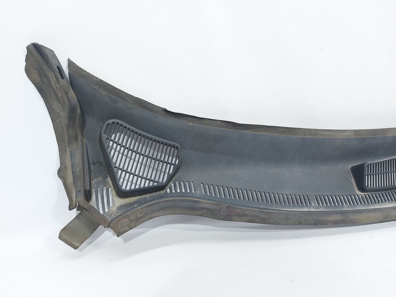 Fiesta sedan Повітропровід під лобове скло Ford Fiesta sedan 2011-2019 AE8Z54018A16A Ford Fiesta sedan 3