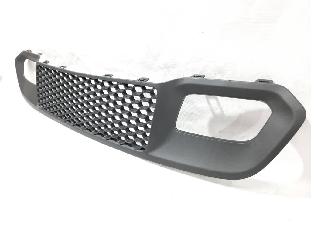 Повітропроводи бампера Решітка в бампер Jeep Grand Cherokee 2016-2021 68310773AB Jeep Grand Cherokee 3