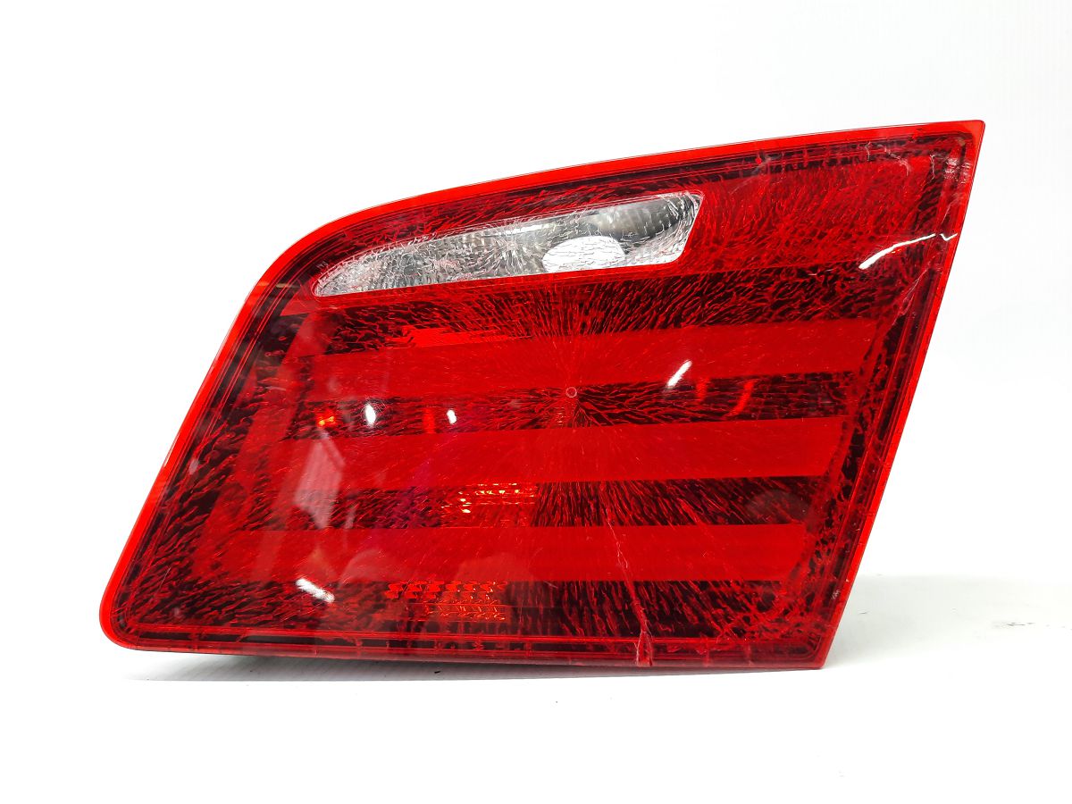 Товари з дефектами. Ліхтар кришки багажника правий BMW 5 series 2011-2013 63217203226 BMW 5 series