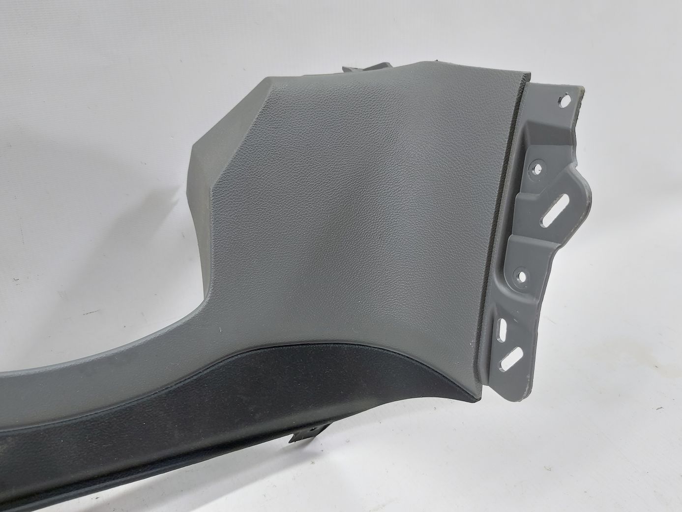 Malibu Накладка торпеды левая нижняя Chevrolet Malibu 2013-2015 22939543 Chevrolet Malibu 2