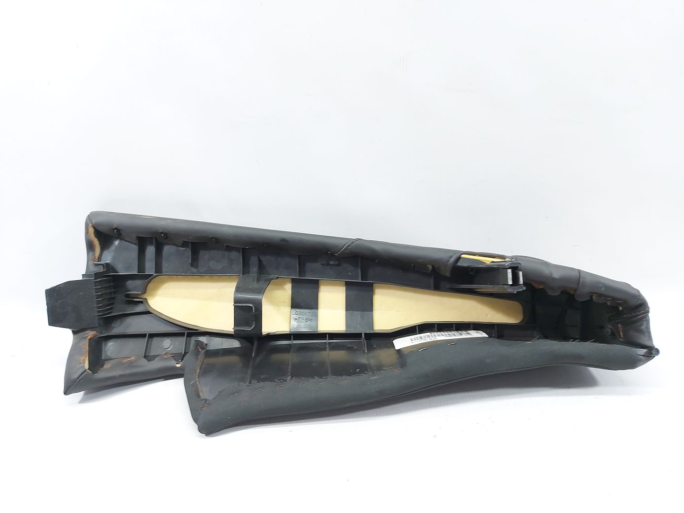 Regal Бічна частина заднього ряду сидінь ліва (чорна шкіра) Buick Regal 2013-2017 39061408 Buick Regal 3