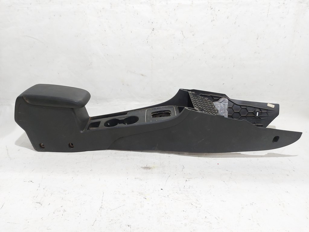 Passat s Консоль центральна Volkswagen Passat S 2012-2015 561863241C82V Volkswagen Passat S 20