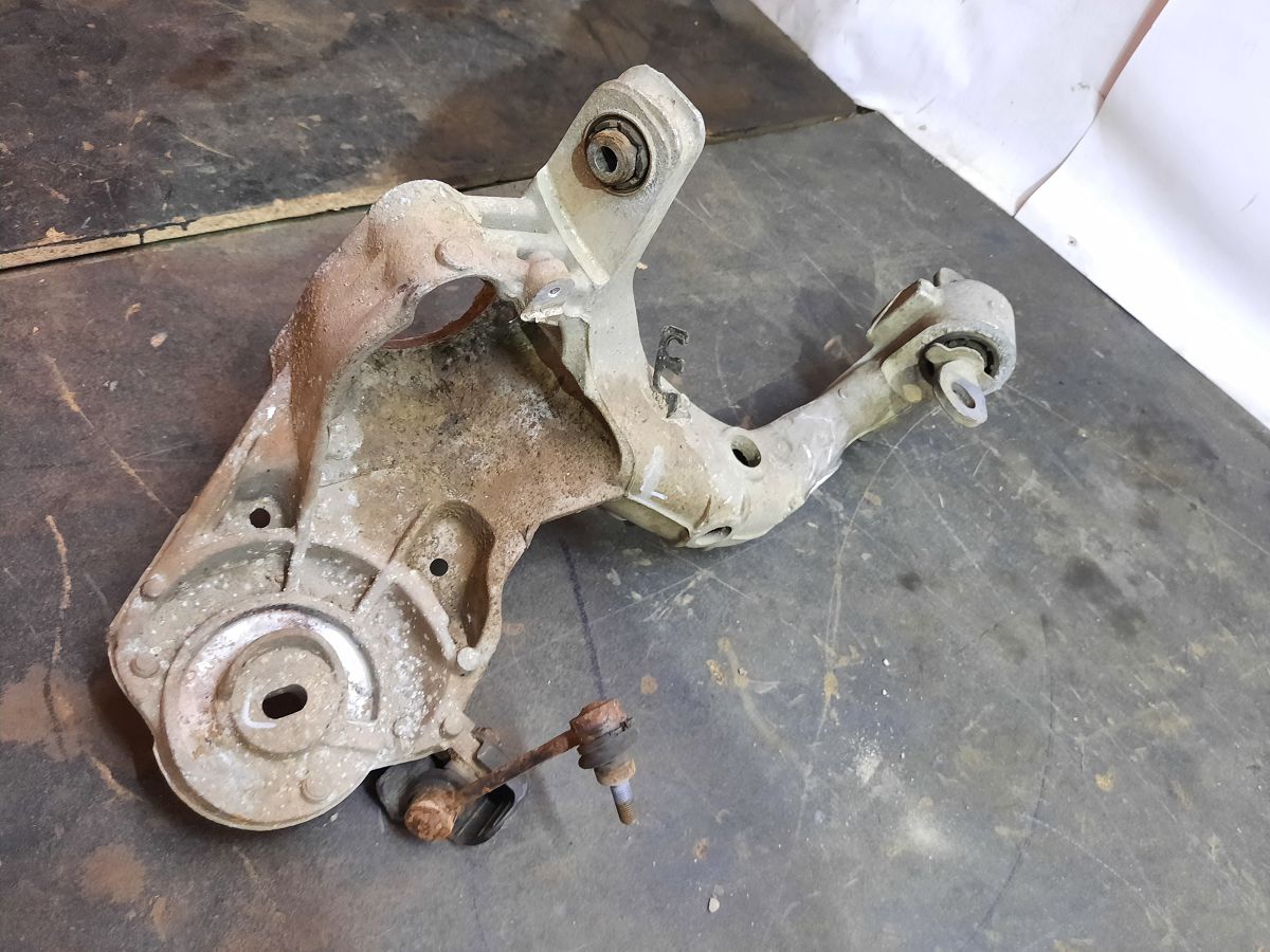 Dart Поворотний кулак задній лівий Dodge Dart 2013-2014 68080587AE Dodge Dart 9