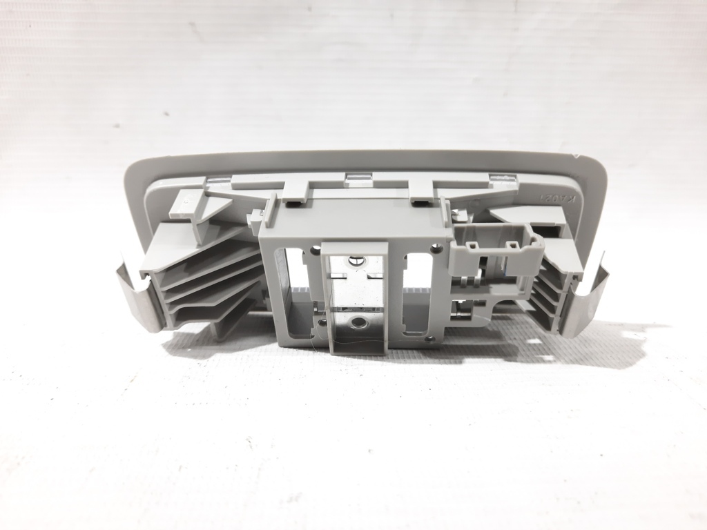 3 Плафон освещения салона задний Mazda 3 2014-2019 BHN951310A75 Mazda 3 8