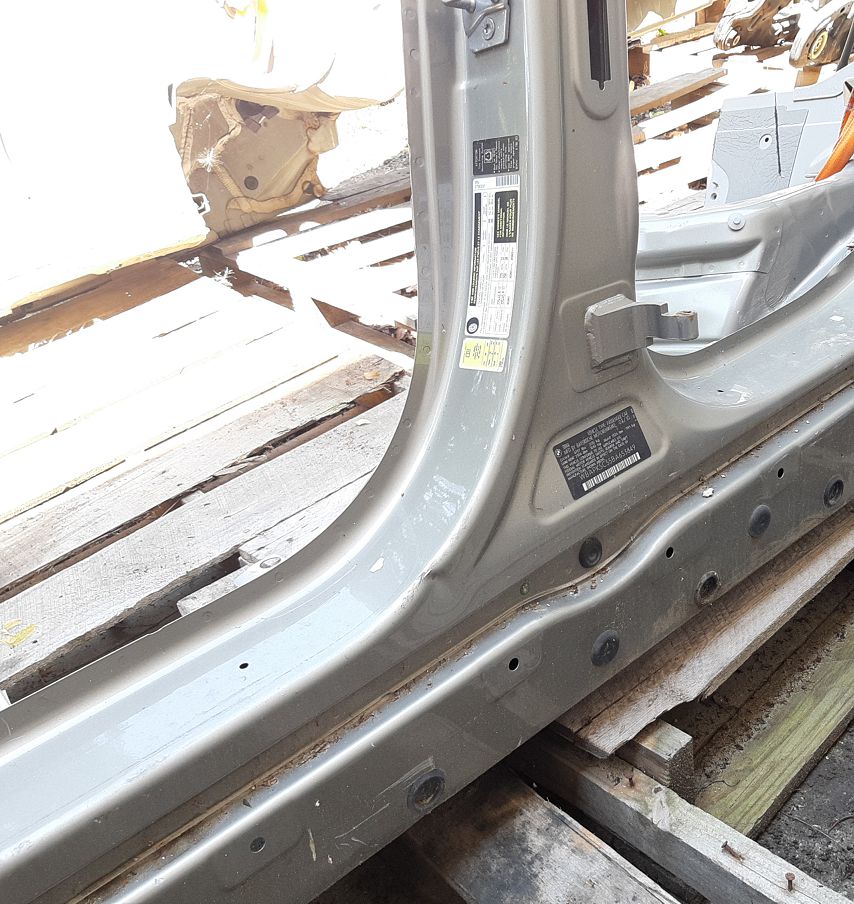 328i xdrive Стійка центральна права (метал) BMW 328i xDrive 2006-2012 41217277332 BMW 328i xDrive 4
