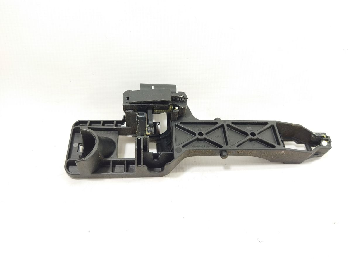 Sorento Кронштейн ручки двери задней правой Kia Sorento 2011-2015 83665C5000 Kia Sorento 1