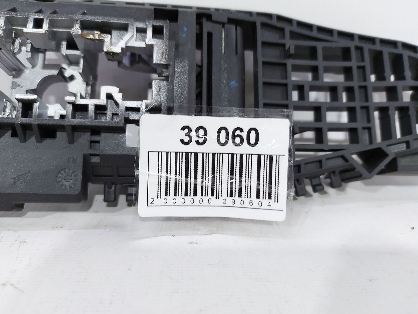 Cherokee Кронштейн внешней ручки двери задней/передней правой Jeep Cherokee 2014-2020 68084836AF Jeep Cherokee 3