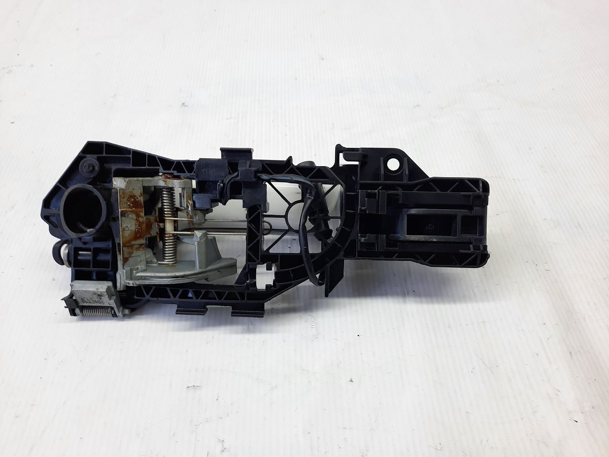 Passat cc Ручка дверей передньої правої зовнішня/без кронштейна Volkswagen Passat CC 2009-2016 3C0837206GRU Volkswagen Passat CC 7