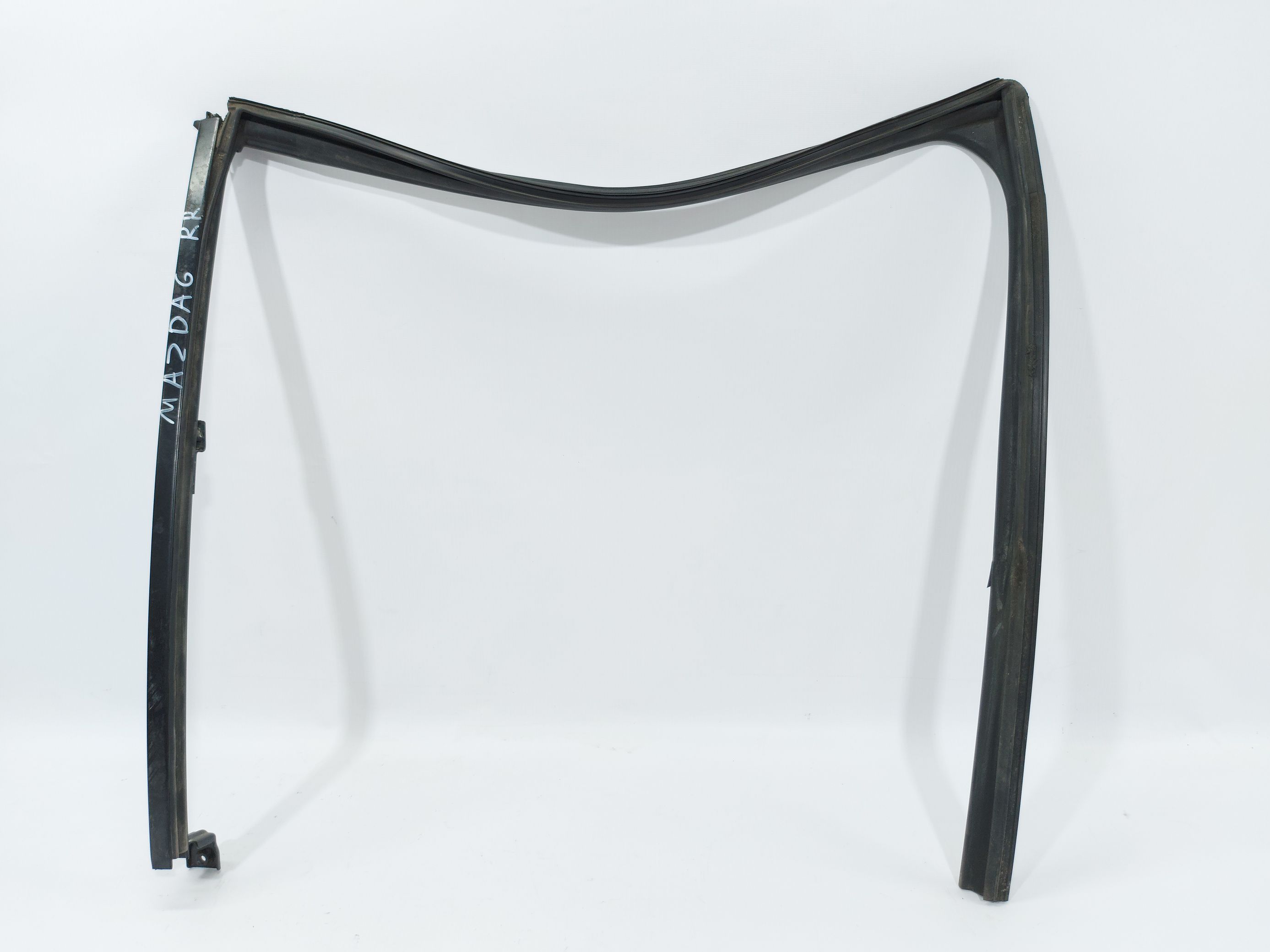 6. Уплотнитель стекла двери задней правой Mazda 6 2014-2016 GHK172605K Mazda 6