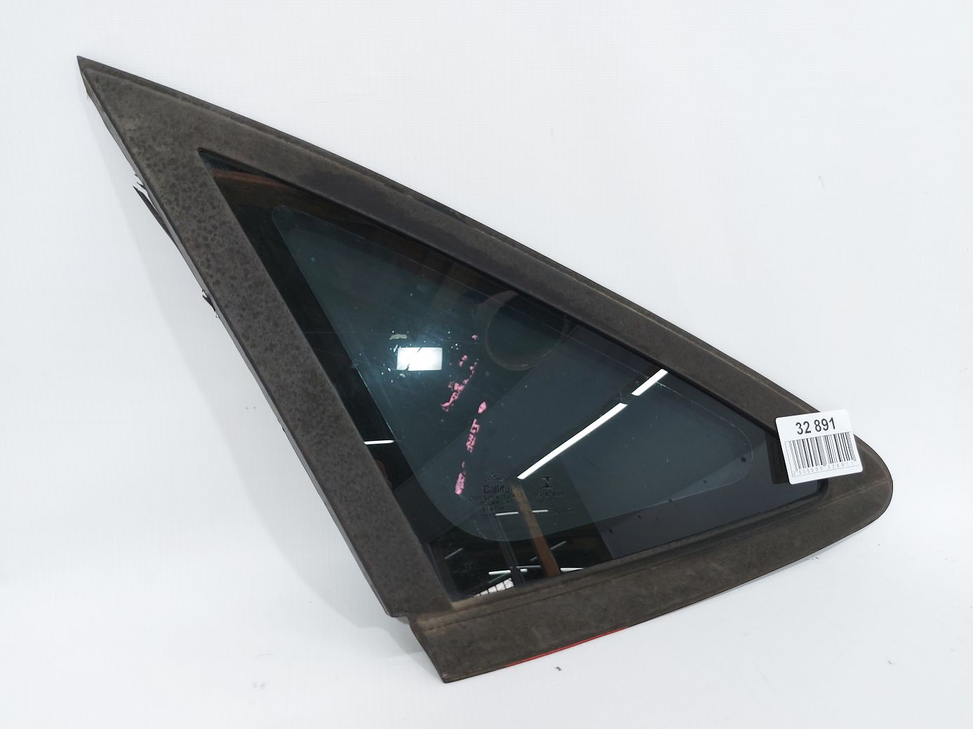 Fiesta sedan. Форточка задняя левая Ford Fiesta sedan 2011-2019 AE8Z5429711D Ford Fiesta sedan